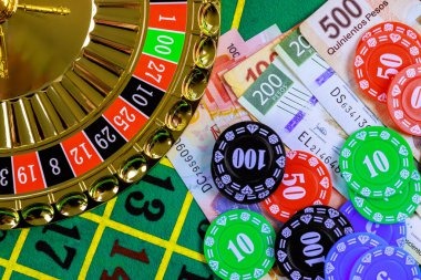 klikhoki mobile app interface showing slot games and live casino options